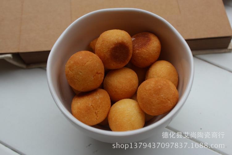 产品描述:厂家直销 礼品碗套装 青花瓷 韩式碗 陶瓷碗 陶瓷餐具【产品